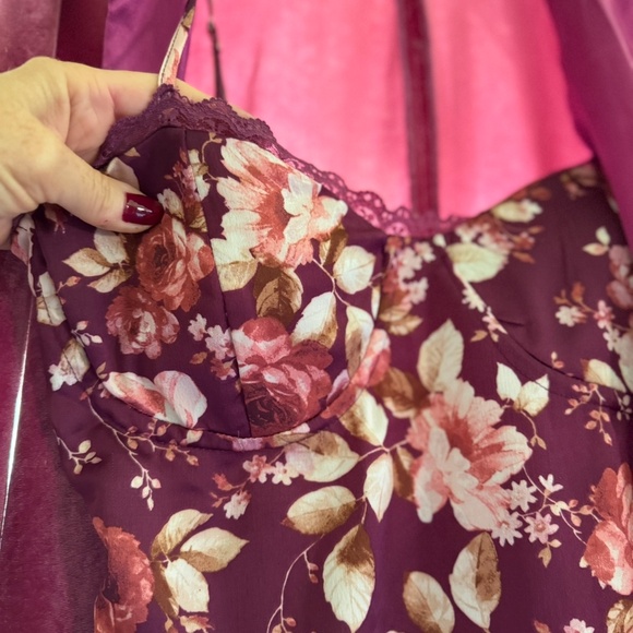 Gorgeous Silky Maxi Dress with Matching Velvet Coat - Picture 2 of 6